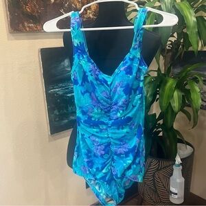 Maxine of Hollywood one piece bathing suit size 12 in GUC